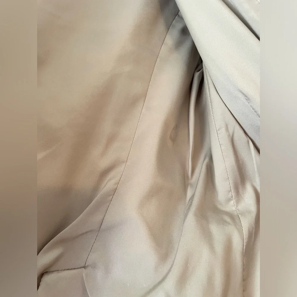 BCBG MaxAzria Tan Blazer - Picture 5 of 5